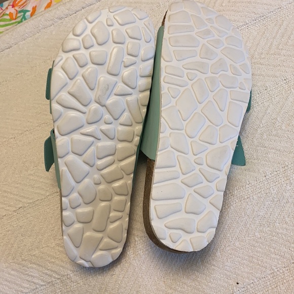 Bio Gold Sandals Size 7.5 - Picture 3 of 5